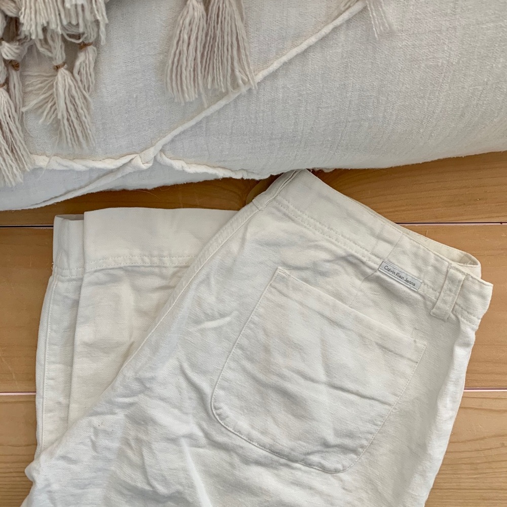 SOLD - CALVIN KLEIN WHITE JEANS